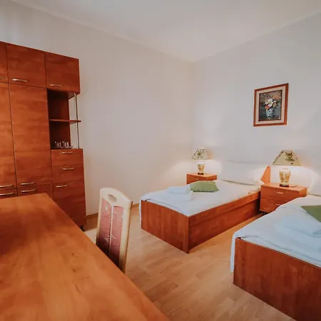 The By Dalia Szálloda